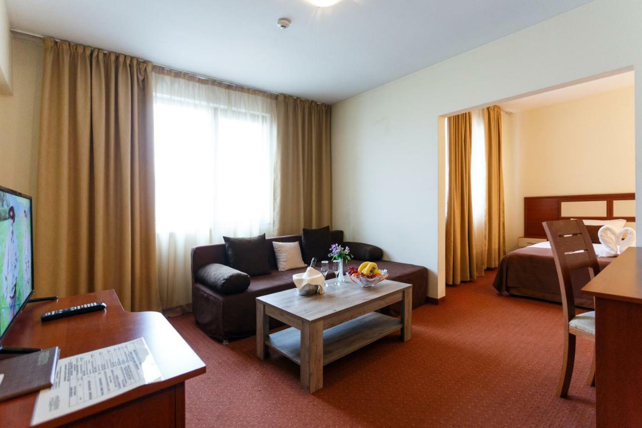 Nadejda Hotel Sofia Exterior foto