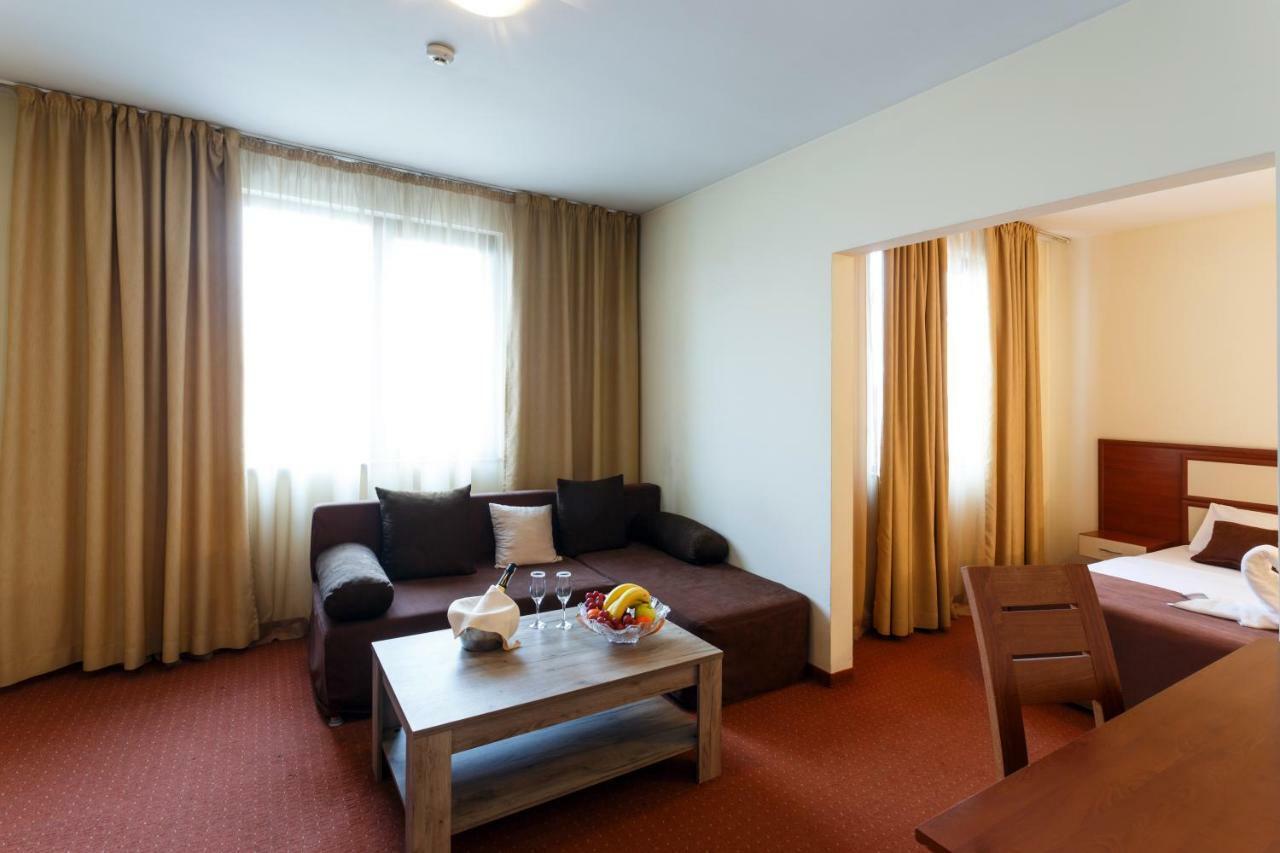 Nadejda Hotel Sofia Exterior foto