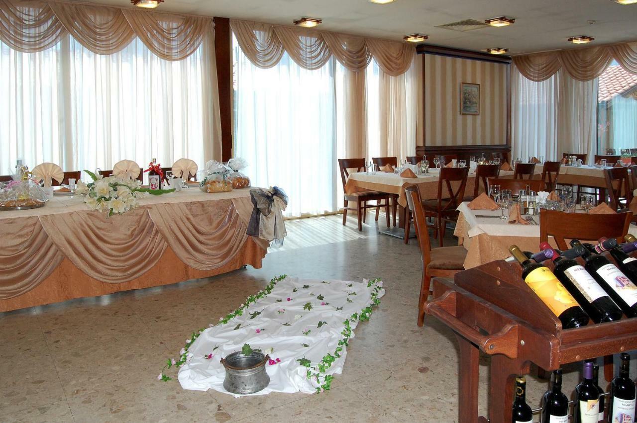 Nadejda Hotel Sofia Exterior foto